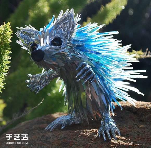CD光盘变废为宝 塑造出各式各样的动物雕塑(图3)