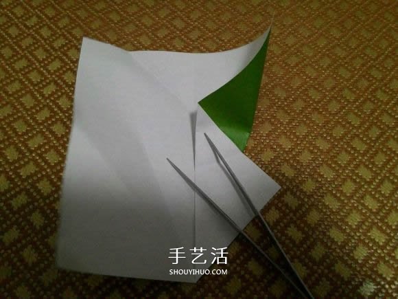 圣诞老人折纸步骤图解 纸折圣诞老人怎么折(图8)