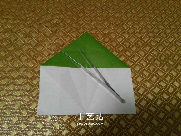 圣诞老人折纸步骤图解 纸折圣诞老人怎么折(图17)