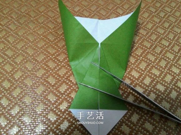 圣诞老人折纸步骤图解 纸折圣诞老人怎么折(图23)