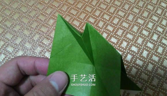 圣诞老人折纸步骤图解 纸折圣诞老人怎么折(图26)