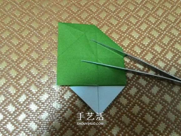 圣诞老人折纸步骤图解 纸折圣诞老人怎么折(图25)