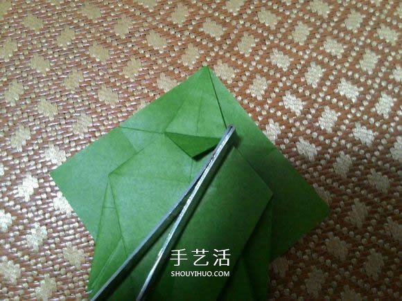 圣诞老人折纸步骤图解 纸折圣诞老人怎么折(图27)