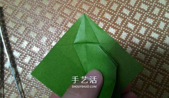 圣诞老人折纸步骤图解 纸折圣诞老人怎么折(图29)