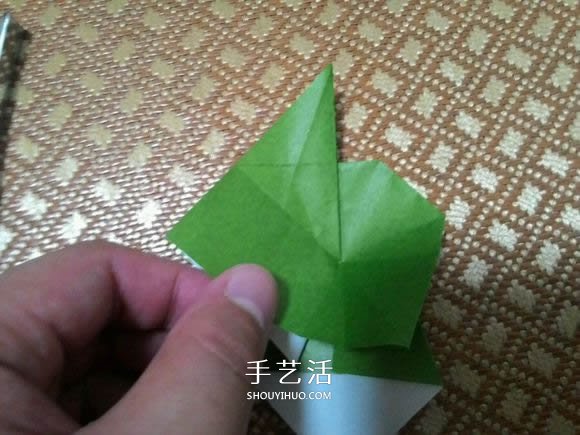 圣诞老人折纸步骤图解 纸折圣诞老人怎么折(图32)