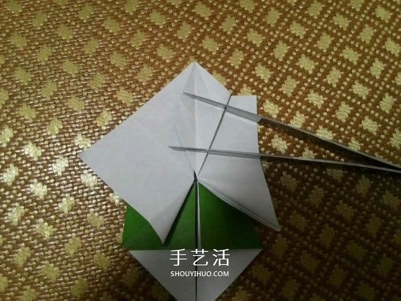 圣诞老人折纸步骤图解 纸折圣诞老人怎么折(图34)