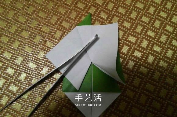 圣诞老人折纸步骤图解 纸折圣诞老人怎么折(图33)