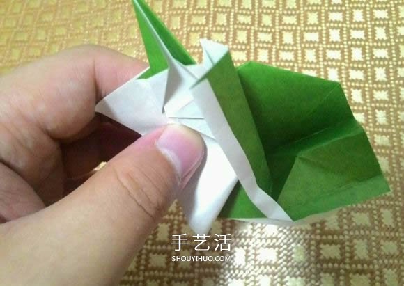 圣诞老人折纸步骤图解 纸折圣诞老人怎么折(图42)