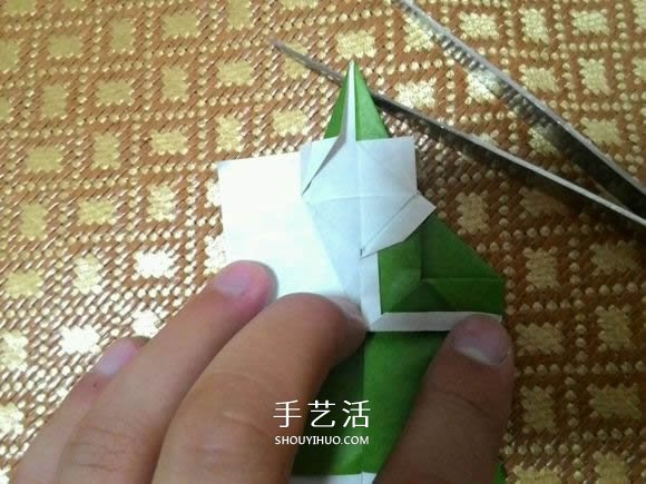 圣诞老人折纸步骤图解 纸折圣诞老人怎么折(图51)