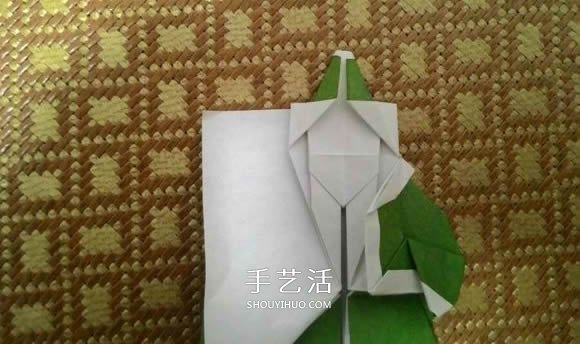 圣诞老人折纸步骤图解 纸折圣诞老人怎么折(图59)