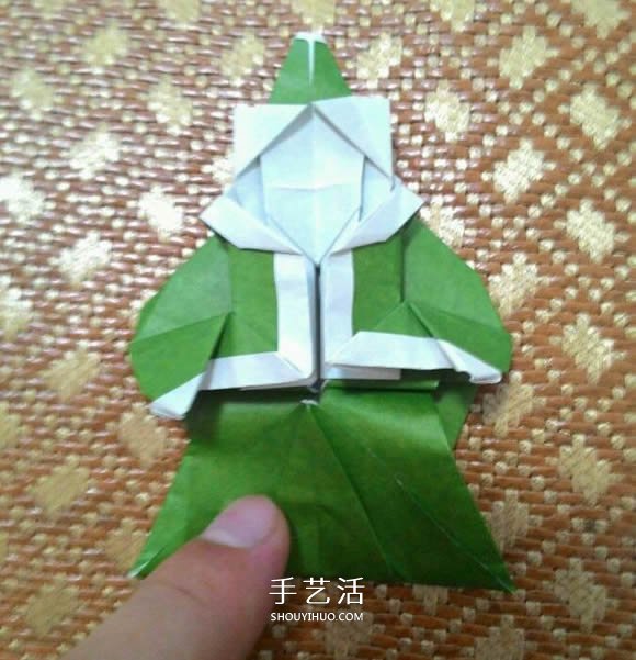 圣诞老人折纸步骤图解 纸折圣诞老人怎么折(图61)