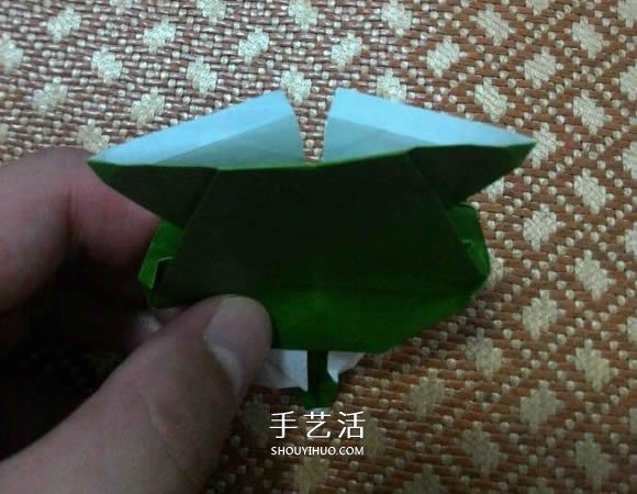 圣诞老人折纸步骤图解 纸折圣诞老人怎么折(图63)