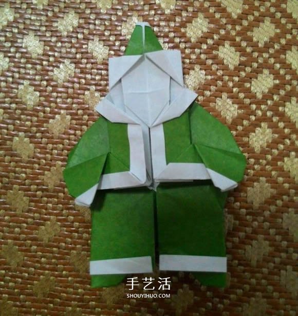 圣诞老人折纸步骤图解 纸折圣诞老人怎么折(图69)