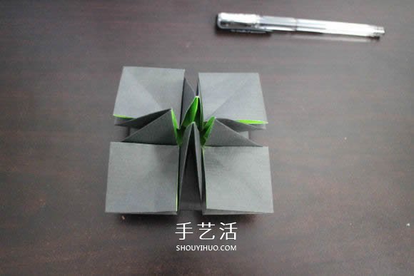 耐克标志的折纸方法 怎么折NIKE标志的图解(图8)