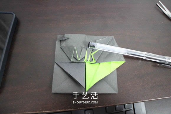 耐克标志的折纸方法 怎么折NIKE标志的图解(图28)