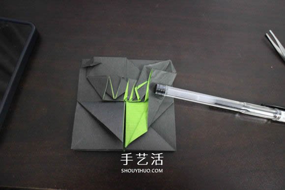 耐克标志的折纸方法 怎么折NIKE标志的图解(图29)