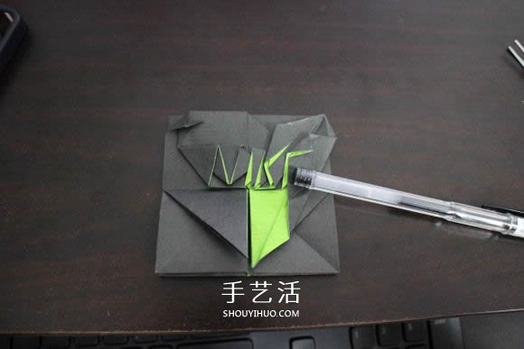 耐克标志的折纸方法 怎么折NIKE标志的图解(图30)