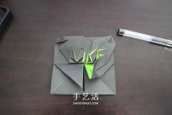 耐克标志的折纸方法 怎么折NIKE标志的图解(图31)