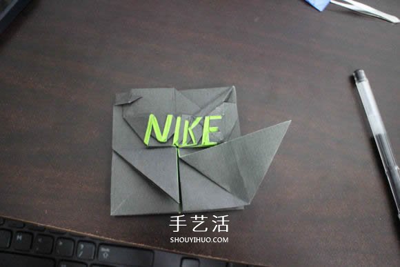 耐克标志的折纸方法 怎么折NIKE标志的图解(图38)