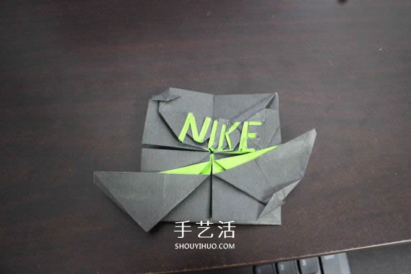 耐克标志的折纸方法 怎么折NIKE标志的图解(图43)
