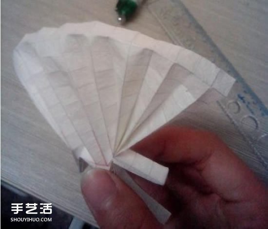 美丽天使的折纸方法 手工折叠立体天使图解(图31)