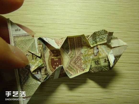 纸币折纸照相机图解 美金折相机的折法详解(图70)