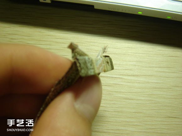 纸币折纸照相机图解 美金折相机的折法详解(图72)