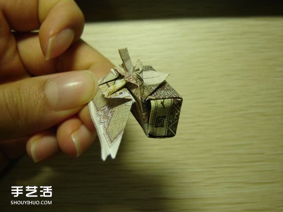 纸币折纸照相机图解 美金折相机的折法详解(图75)