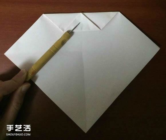 怎么折跑车的教程 手工跑车折纸方法图解(图12)