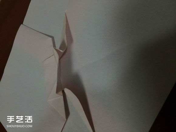 怎么折跑车的教程 手工跑车折纸方法图解(图22)