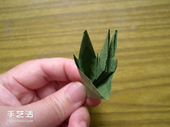 折纸娃娃的制作方法 穿裙子娃娃的折法图解(图10)
