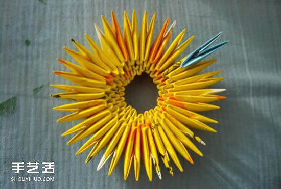 三角插笔筒步骤图解 三角插菠萝笔筒的具体插法(图12)