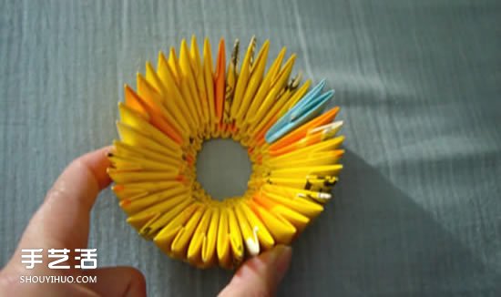 三角插笔筒步骤图解 三角插菠萝笔筒的具体插法(图14)