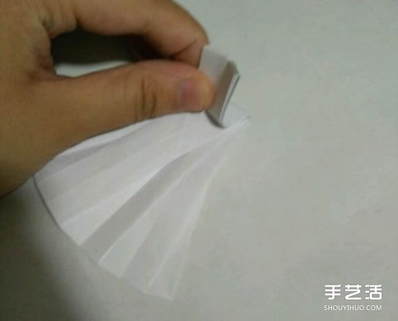 折纸婚纱裙的折法图解 婚纱的折纸方法步骤(图15)