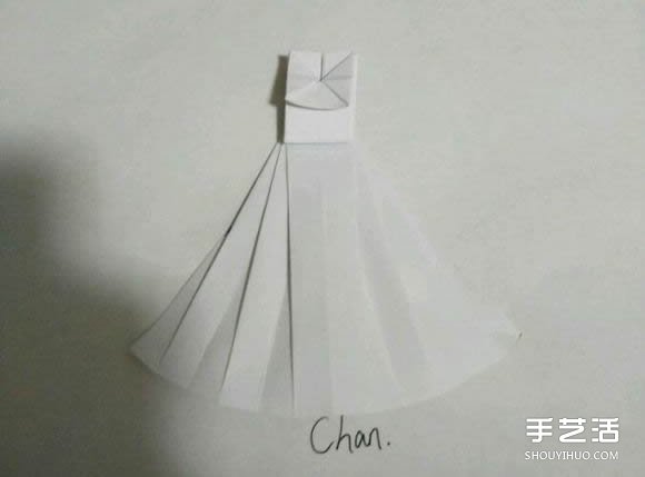 折纸婚纱裙的折法图解 婚纱的折纸方法步骤(图17)