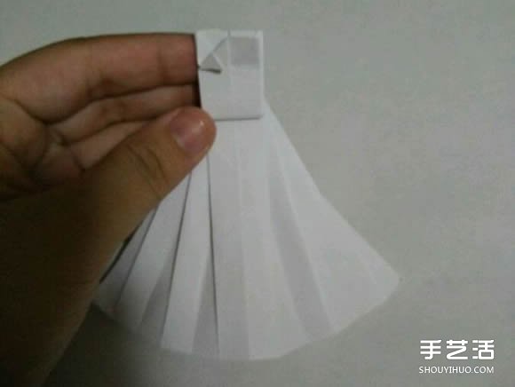 折纸婚纱裙的折法图解 婚纱的折纸方法步骤(图19)