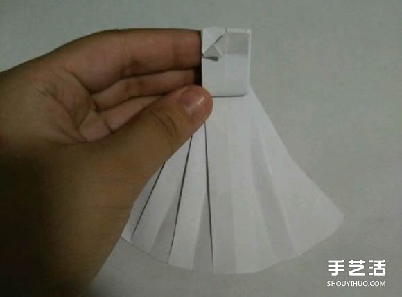 折纸婚纱裙的折法图解 婚纱的折纸方法步骤(图20)