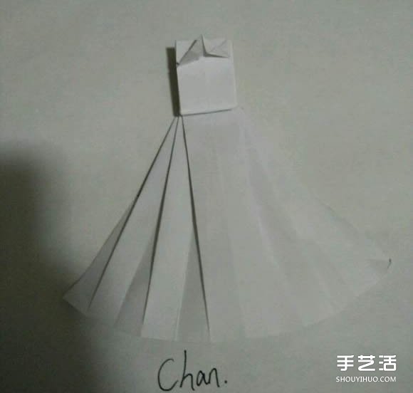 折纸婚纱裙的折法图解 婚纱的折纸方法步骤(图21)