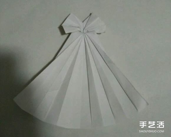 折纸婚纱裙的折法图解 婚纱的折纸方法步骤(图26)