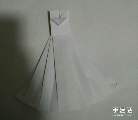 折纸婚纱裙的折法图解 婚纱的折纸方法步骤(图23)
