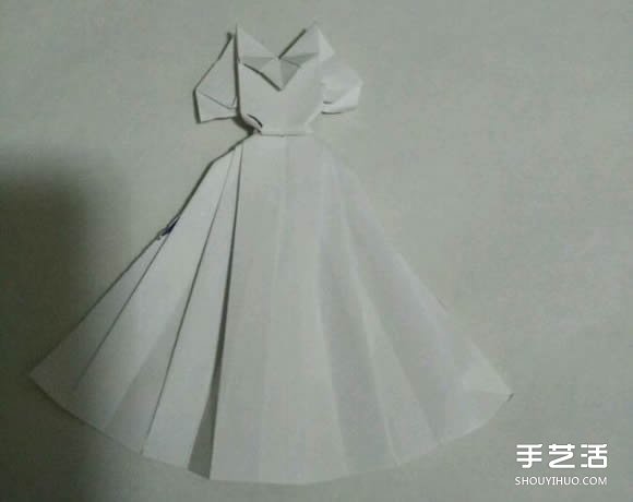 折纸婚纱裙的折法图解 婚纱的折纸方法步骤(图32)