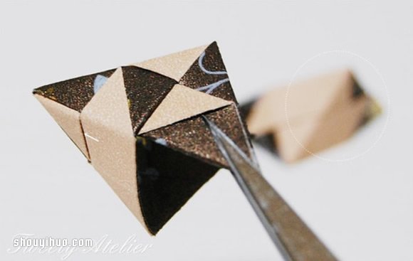 折纸立体菱形的折法图解 用作包装盒或挂件(图9)