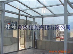 《如何选购阳光房隔热膜？专家支招，轻松打造凉爽家居空间》