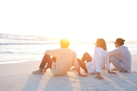外冷内热，其实很想被搭话的星座(图1)