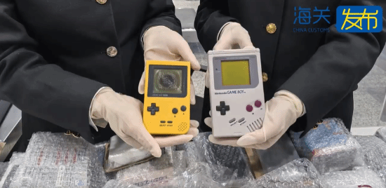 旅客肉身带货翻车！125台二手GameBoy入境南京遭暂扣(图2)