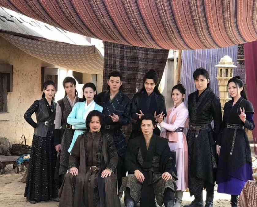 《斗罗大陆》电视剧海报公布 肖战和吴宣仪深情对视(图3)