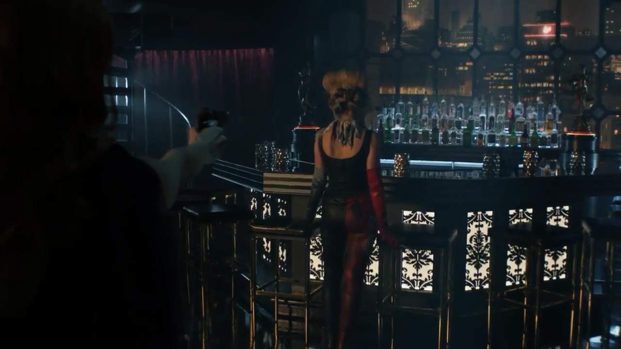DC《哥谭》终季大结局预告 黑暗骑士惊艳现身!(图4) DC《哥谭》终季大结局预告 黑暗骑士惊艳现身!(图4)