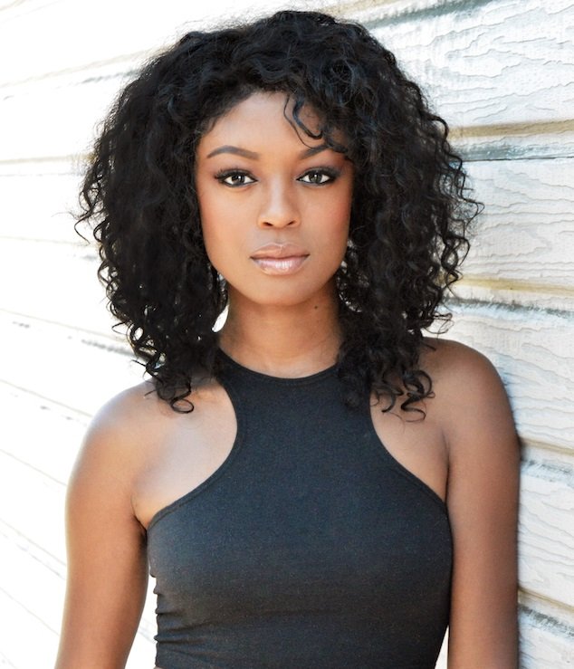 《蝙蝠女侠》第2季新黑人蝙蝠女侠造型公布 预计明年1月回归(图2) 《蝙蝠女侠》第2季新黑人蝙蝠女侠造型公布 预计明年1月回归(图2)