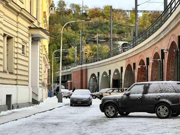 《生化危机》新电影片场照曝光:白雪皑皑的浣熊市?(图3) 《生化危机》新电影片场照曝光:白雪皑皑的浣熊市?(图3)