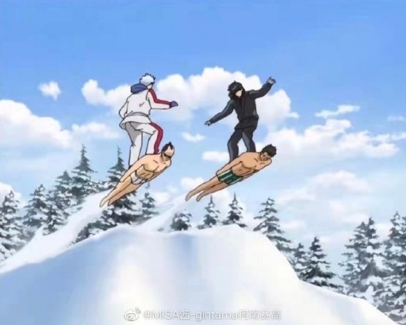 半裸男子被女子“拴脖遛狗式”踩着滑雪!滑雪场回应(图2) 半裸男子被女子“拴脖遛狗式”踩着滑雪!滑雪场回应(图2)